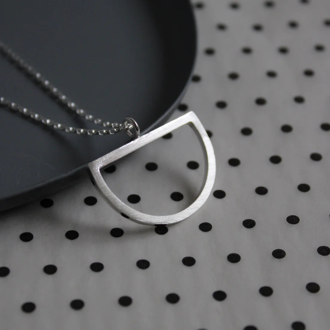 Arc Pendant Large
