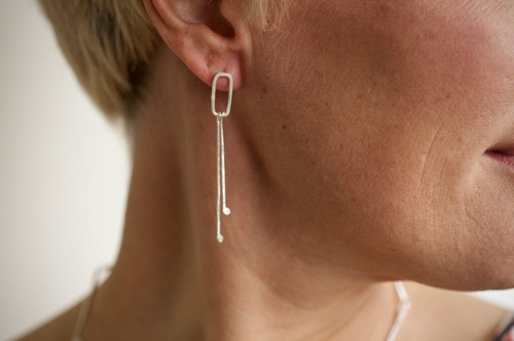 Synthesis Simple Drop Earrings