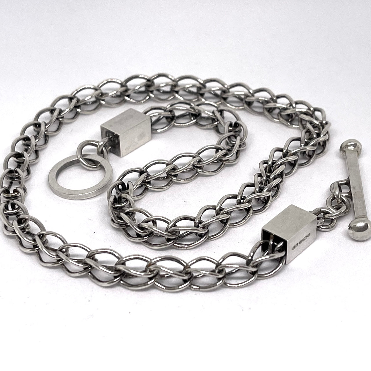 Short Loop in Loop T Bar Necklace
