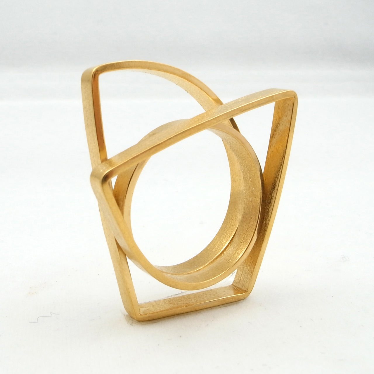 Dub Curve Ring