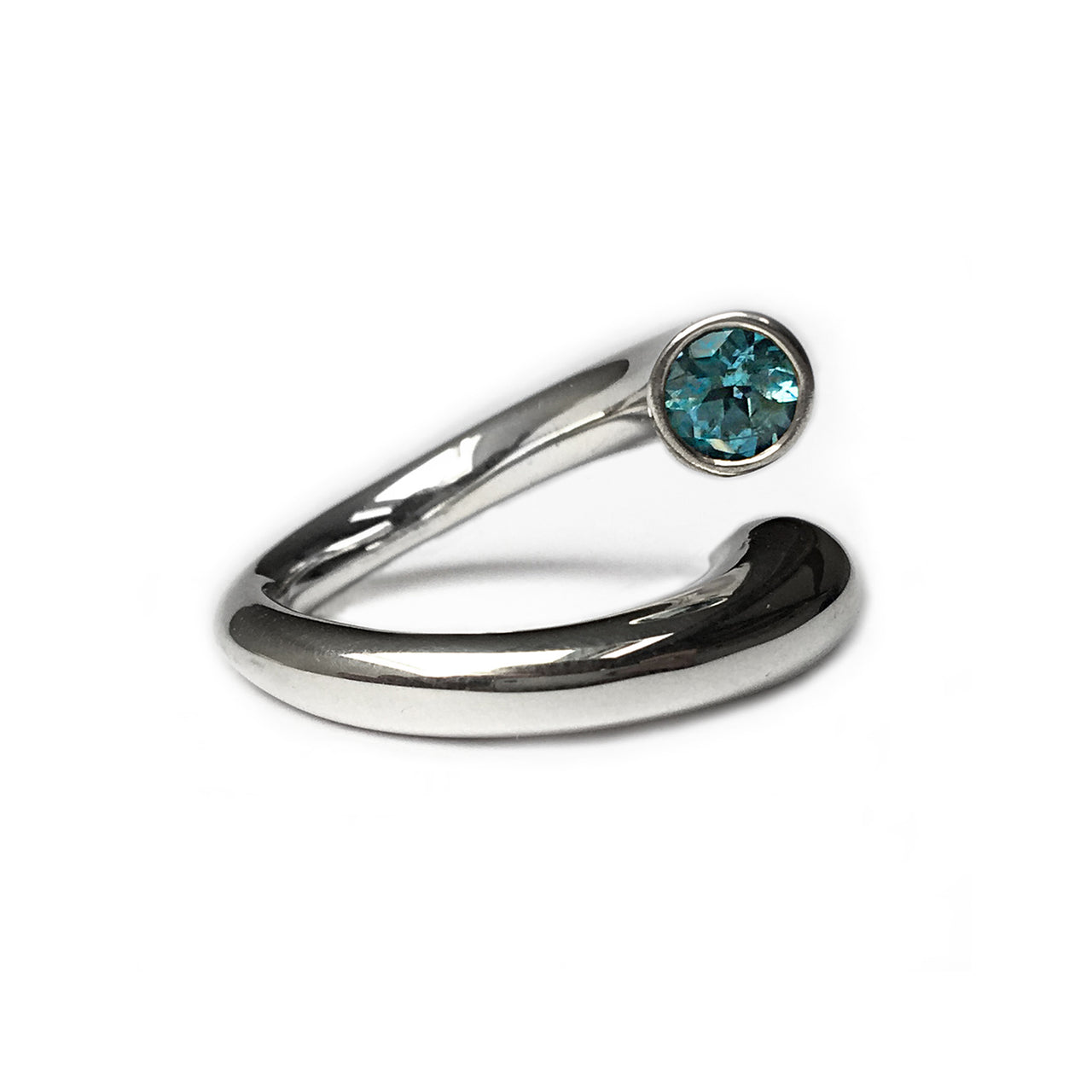 Tapered Wiggle Ring with Topaz