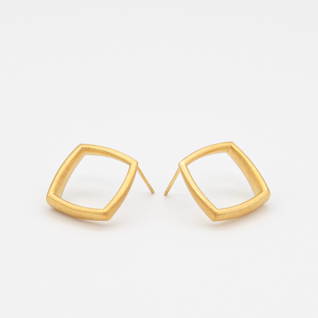 Curved Curves Rhombus Earrings Gold