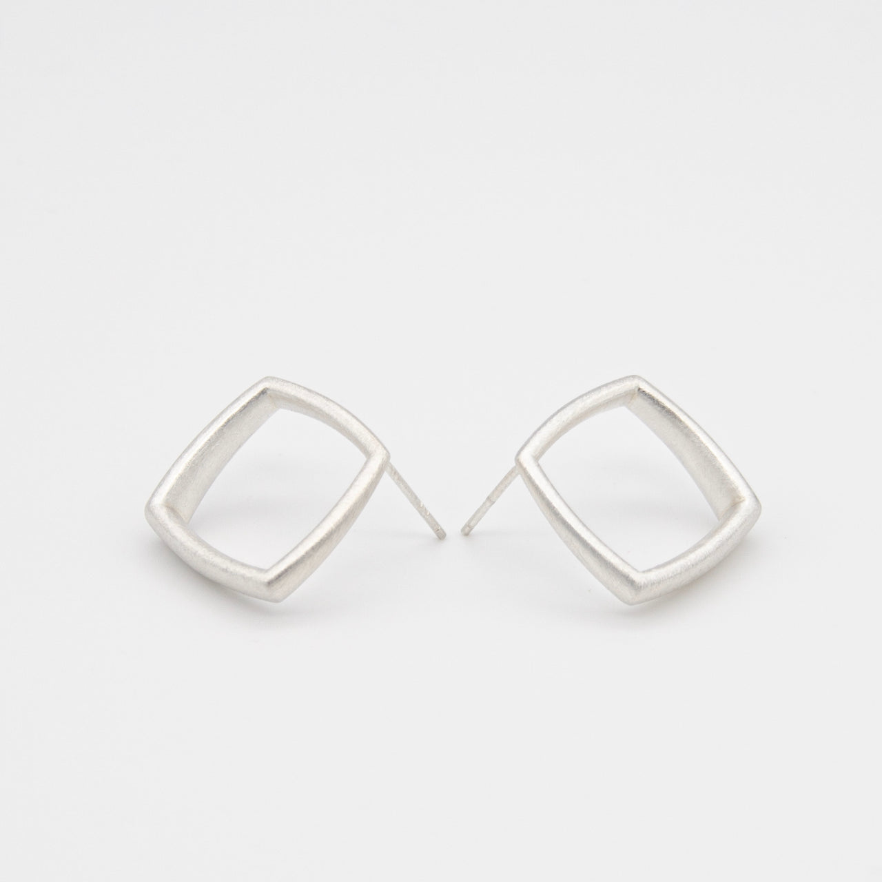 Curved Curves Rhombus Earrings Silver