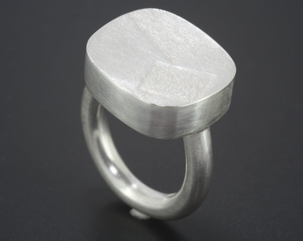 Rectangular Hollow Box Ring