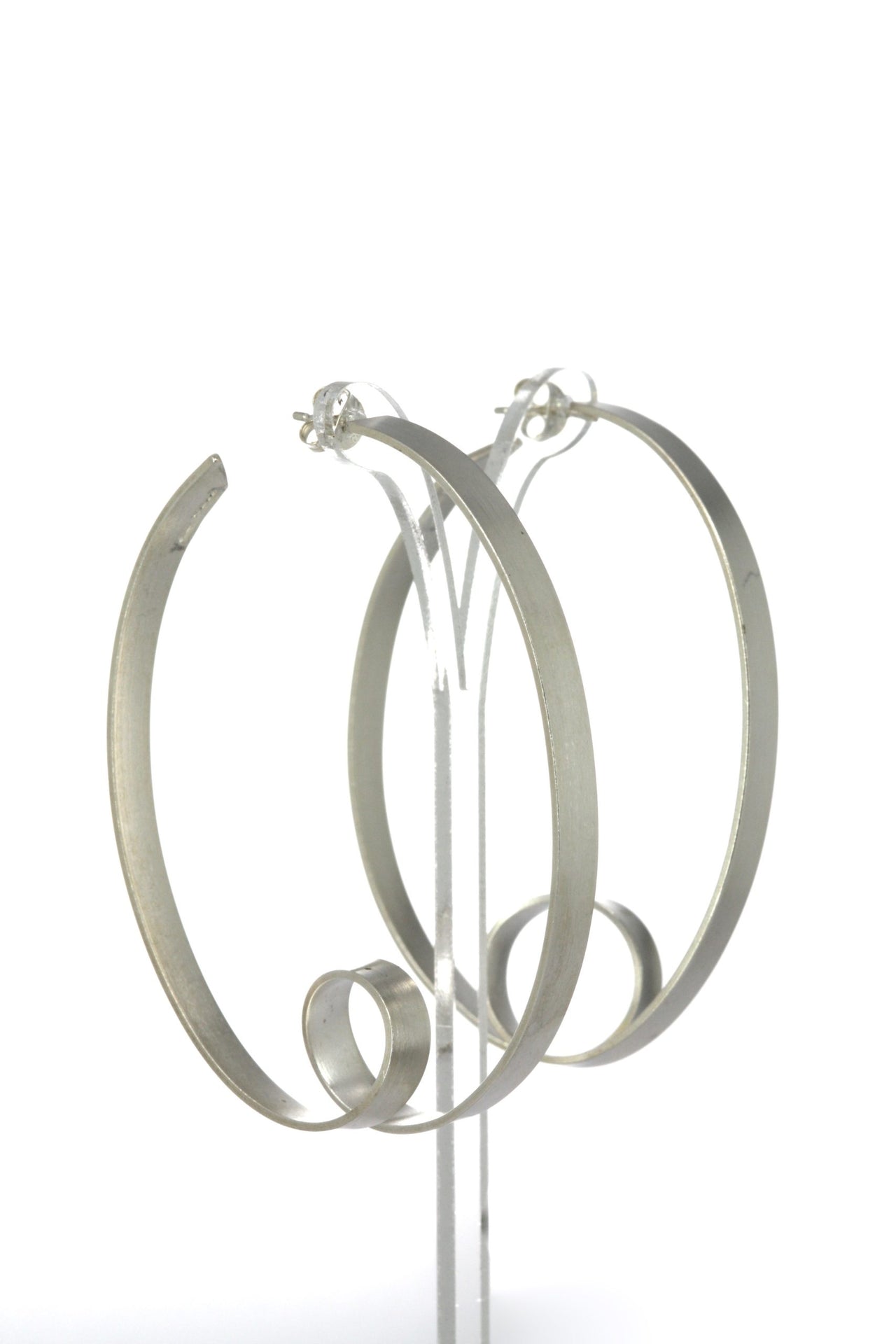 Ribbon Oval Loop Earrings - Large