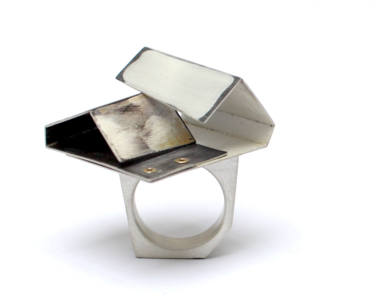 Overlap Riveted Ring