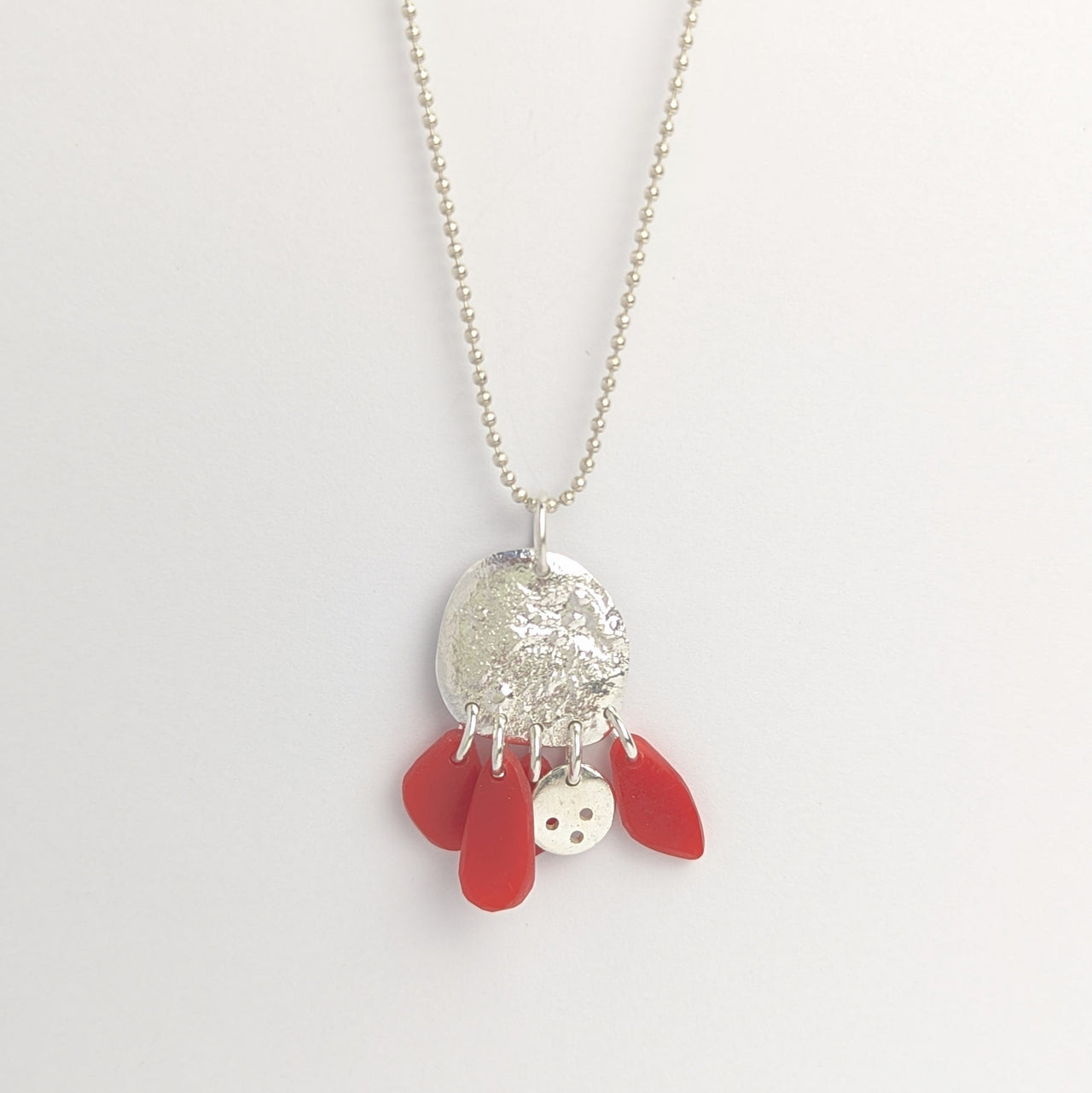 Tiddley Wink Pebble Pendant Red