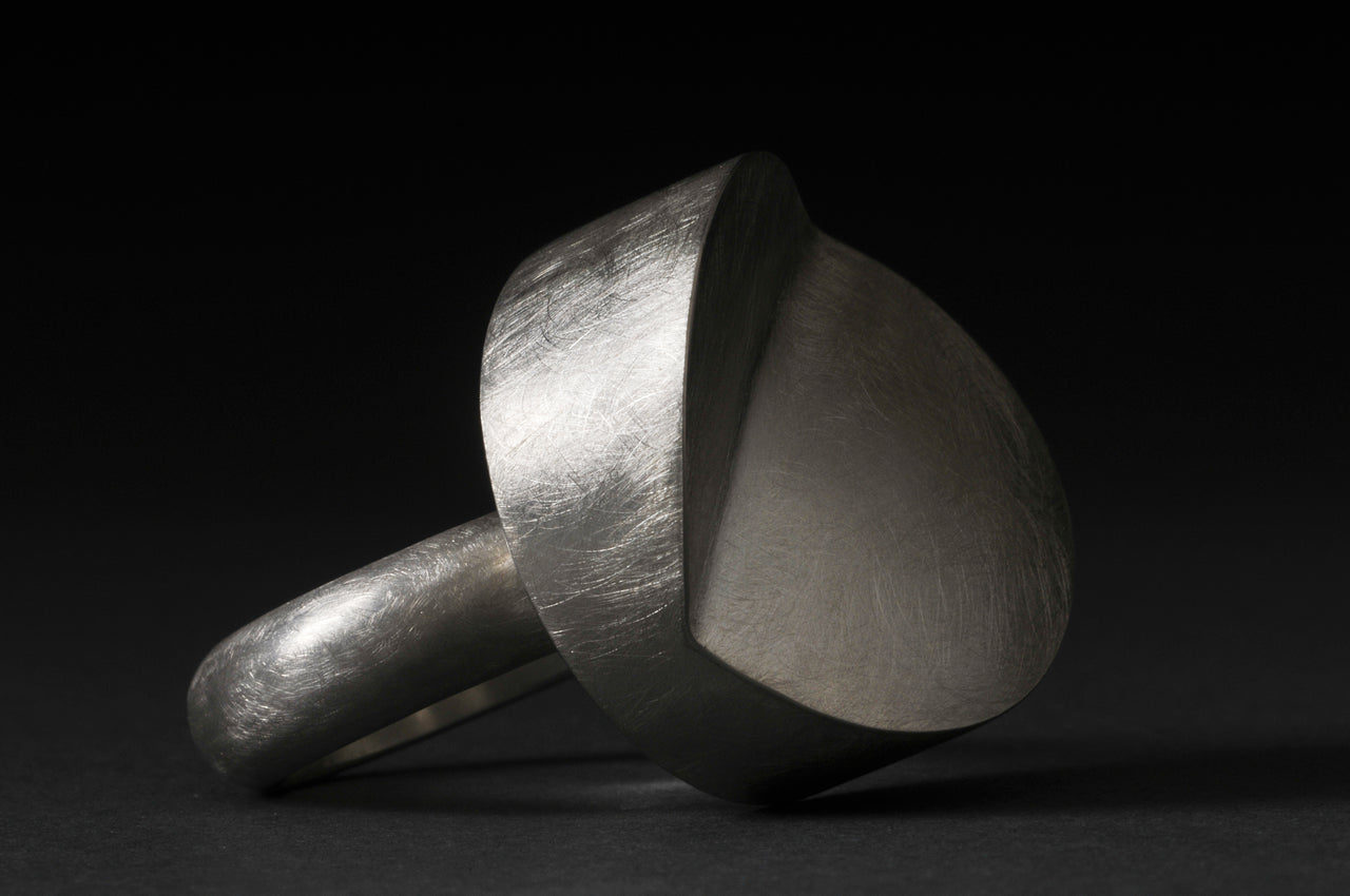 Round 'Fold' Ring 11