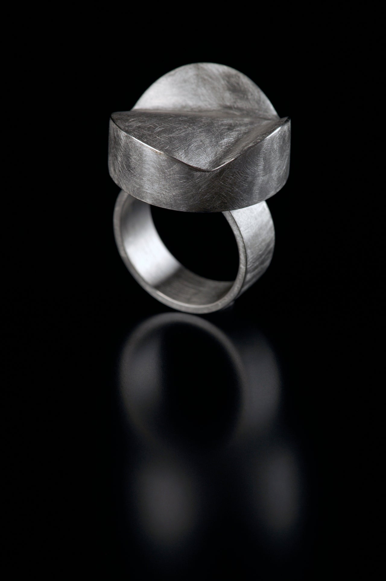 Round 'Fold' Ring 1