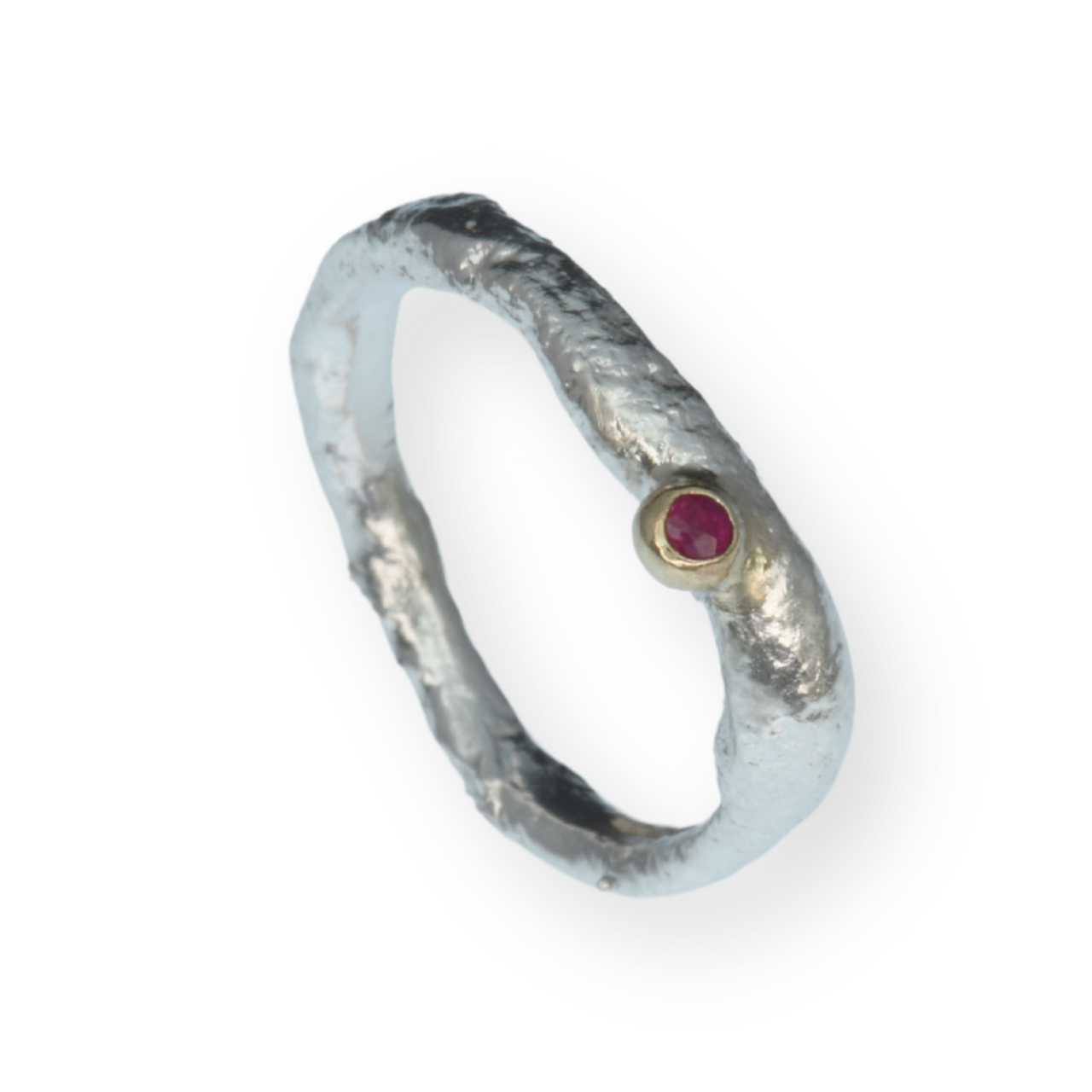 Viriditas ring in silver with Rhodolite Garnet